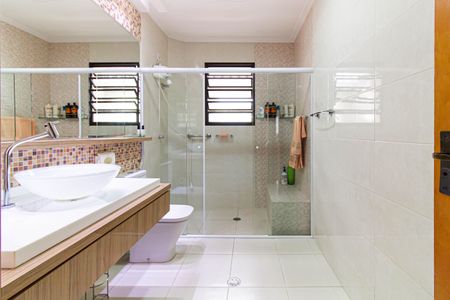 Casa à venda com 186m², 3 quartos e 2 vagas Casa à venda com 186m², 3 quartos e 2 vagasBanheiro Social