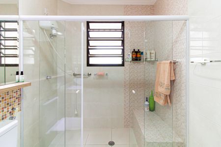 Casa à venda com 186m², 3 quartos e 2 vagas Casa à venda com 186m², 3 quartos e 2 vagasBanheiro Social