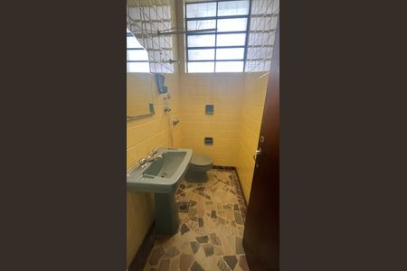 Casa para alugar com 213m², 2 quartos e 4 vagasBanheiro