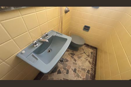 Casa para alugar com 213m², 2 quartos e 4 vagasBanheiro