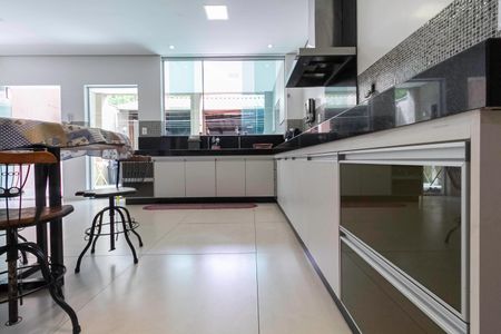 Casa à venda com 220m², 3 quartos e 2 vagasCozinha