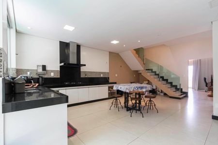 Casa à venda com 220m², 3 quartos e 2 vagasCozinha