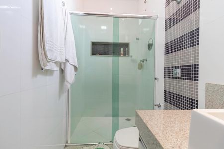 Casa à venda com 220m², 3 quartos e 2 vagasBanheiro social