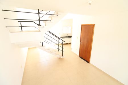 Casa de condomínio para alugar com 84m², 2 quartos e 2 vagasSala 1