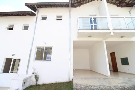 Casa de condomínio para alugar com 84m², 2 quartos e 2 vagasFachada