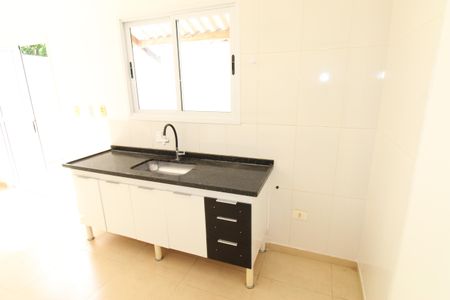 Casa de condomínio para alugar com 84m², 2 quartos e 2 vagasCozinha