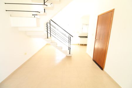 Sala 1 de casa de condomínio para alugar com 2 quartos, 84m² em Chácaras São José, São José dos Campos