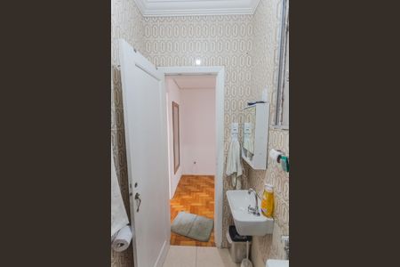 Apartamento à venda com 115m², 4 quartos e sem vaga Apartamento à venda com 115m², 4 quartos e sem vagaBanheiro Social