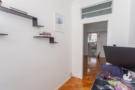 Apartamento à venda com 115m², 4 quartos e sem vaga Apartamento à venda com 115m², 4 quartos e sem vagaQuarto 4/Escritório