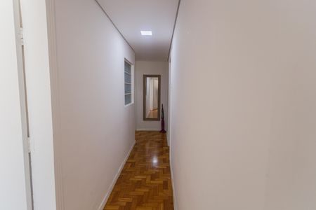 Apartamento à venda com 115m², 4 quartos e sem vaga Apartamento à venda com 115m², 4 quartos e sem vagaCorredor
