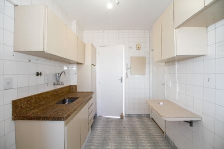 Apartamento à venda com 61m², 2 quartos e 1 vagaCozinha