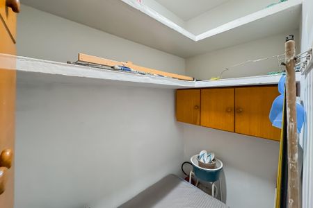 Apartamento para alugar com 82m², 2 quartos e sem vagaQuarto de Serviço