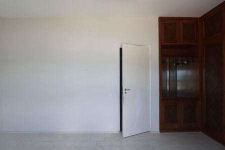 Apartamento para alugar com 160m², 5 quartos e 2 vagasQuarto