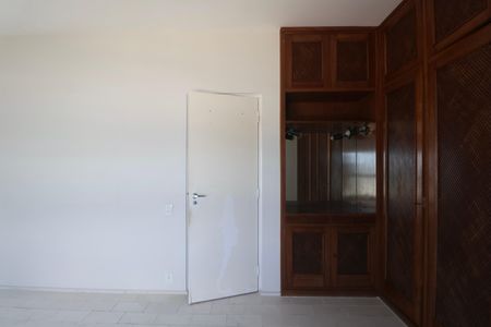 Apartamento para alugar com 160m², 5 quartos e 2 vagasQuarto