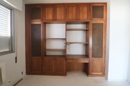 Apartamento para alugar com 160m², 5 quartos e 2 vagasQuarto 2