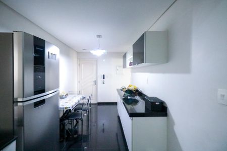 Apartamento à venda com 118m², 3 quartos e 2 vagasCozinha