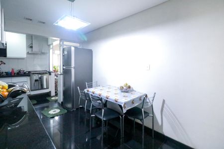 Apartamento à venda com 118m², 3 quartos e 2 vagasCozinha