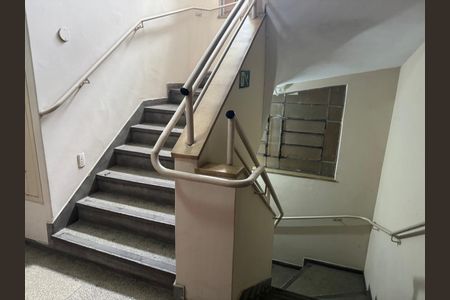 Apartamento à venda com 133m², 3 quartos e sem vagaEscada