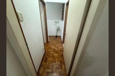 Apartamento à venda com 133m², 3 quartos e sem vagaCorredor íntimo