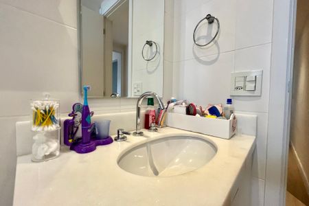 Apartamento à venda com 95m², 2 quartos e 2 vagasBanheiro Corredor