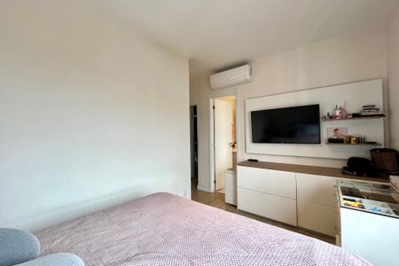Apartamento à venda com 95m², 2 quartos e 2 vagasSuíte