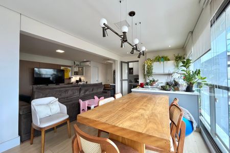 Apartamento à venda com 95m², 2 quartos e 2 vagasVaranda