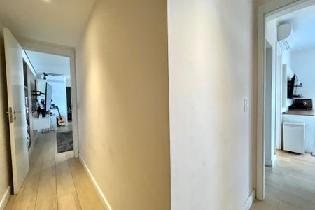 Apartamento à venda com 95m², 2 quartos e 2 vagasCorredor