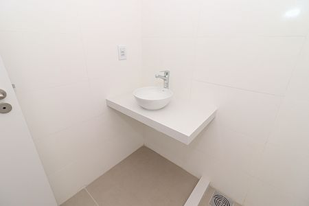 Apartamento à venda com 92m², 2 quartos e 2 vagasBanheiro da Suíte