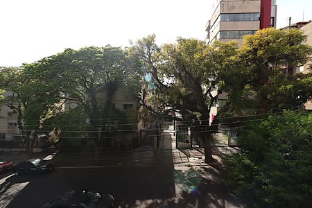 Apartamento à venda com 92m², 2 quartos e 2 vagasVista da Suíte 1