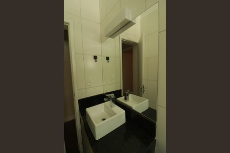 Casa de condomínio à venda com 157m², 3 quartos e 2 vagas Casa de condomínio à venda com 157m², 3 quartos e 2 vagasBanheiro