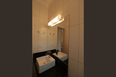 Casa de condomínio à venda com 157m², 3 quartos e 2 vagas Casa de condomínio à venda com 157m², 3 quartos e 2 vagasBanheiro Suíte