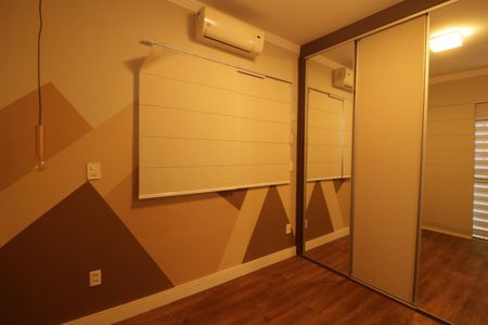 Casa de condomínio à venda com 157m², 3 quartos e 2 vagas Casa de condomínio à venda com 157m², 3 quartos e 2 vagasSuíte