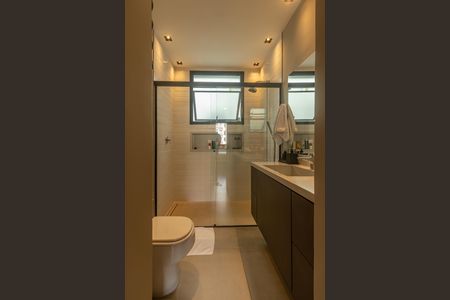 Apartamento à venda com 77m², 2 quartos e sem vagaBanheiro da Suíte 1