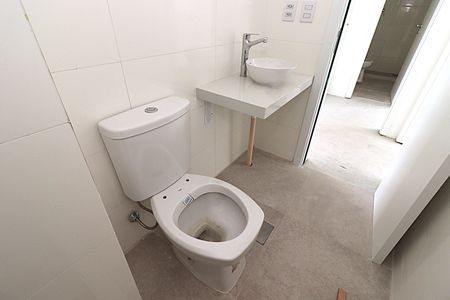 Apartamento à venda com 58m², 2 quartos e 1 vagaBanheiro da Suíte 1