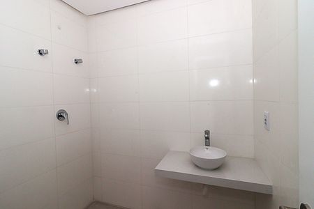 Apartamento à venda com 82m², 2 quartos e 2 vagasBanheiro da Suíte 1