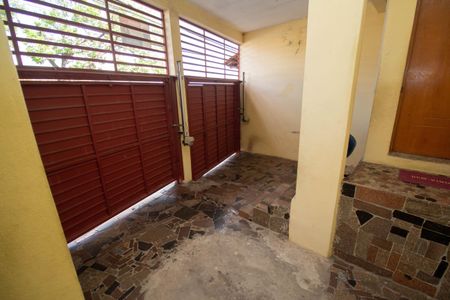 Casa à venda com 240m², 5 quartos e 2 vagas Casa à venda com 240m², 5 quartos e 2 vagasGaragem