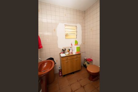 Casa à venda com 240m², 5 quartos e 2 vagas Casa à venda com 240m², 5 quartos e 2 vagasCasa 3 - Banheiro