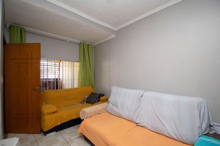 Casa à venda com 240m², 5 quartos e 2 vagas Casa à venda com 240m², 5 quartos e 2 vagasCasa 3 - Sala