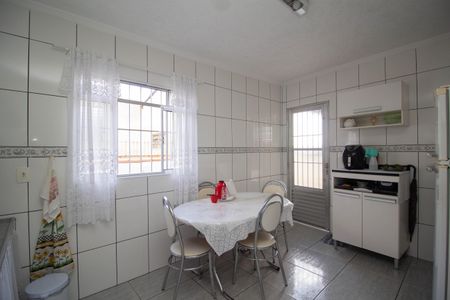 Casa à venda com 240m², 5 quartos e 2 vagas Casa à venda com 240m², 5 quartos e 2 vagasCozinha