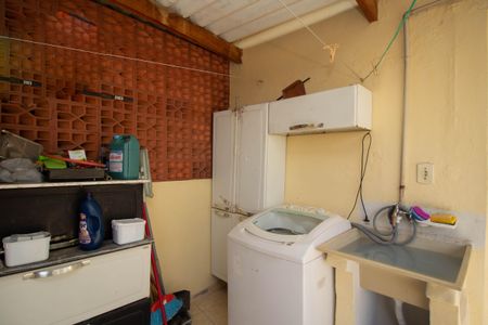 Casa à venda com 240m², 5 quartos e 2 vagas Casa à venda com 240m², 5 quartos e 2 vagasÁrea de Serviço