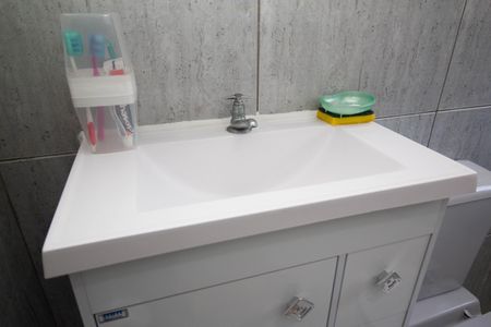 Casa à venda com 240m², 5 quartos e 2 vagas Casa à venda com 240m², 5 quartos e 2 vagasBanheiro Social