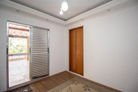 Sala de casa à venda com 5 quartos, 240m² em Vila Cavaton, São Paulo