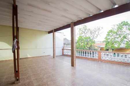 Casa à venda com 240m², 5 quartos e 2 vagas Casa à venda com 240m², 5 quartos e 2 vagasVaranda da Sala