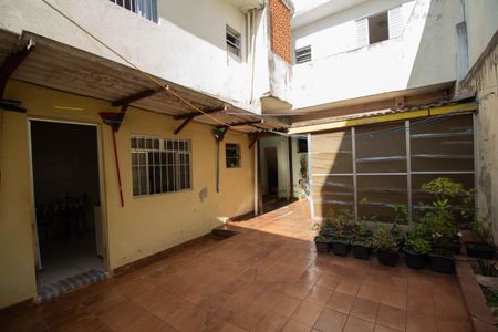 Casa à venda com 240m², 5 quartos e 2 vagas Casa à venda com 240m², 5 quartos e 2 vagasQuintal