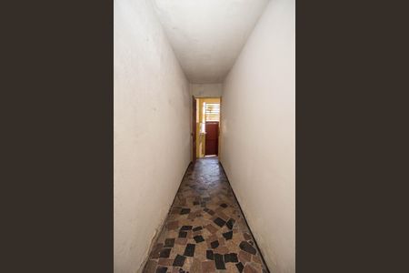 Casa à venda com 240m², 5 quartos e 2 vagas Casa à venda com 240m², 5 quartos e 2 vagasCorredor