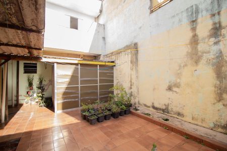 Casa à venda com 240m², 5 quartos e 2 vagas Casa à venda com 240m², 5 quartos e 2 vagasQuintal