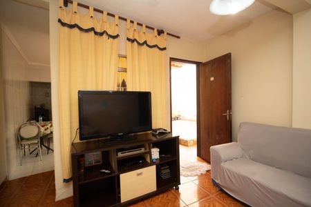 Casa à venda com 240m², 5 quartos e 2 vagas Casa à venda com 240m², 5 quartos e 2 vagasCasa 2 - Sala