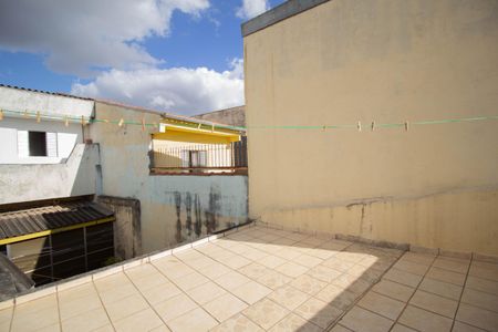 Casa à venda com 240m², 5 quartos e 2 vagas Casa à venda com 240m², 5 quartos e 2 vagasTerraço