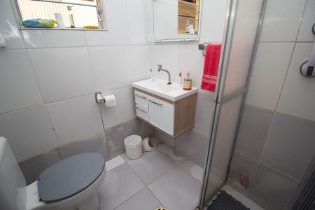 Casa à venda com 240m², 5 quartos e 2 vagas Casa à venda com 240m², 5 quartos e 2 vagasCasa 2 - Banheiro