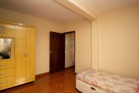 Casa à venda com 240m², 5 quartos e 2 vagas Casa à venda com 240m², 5 quartos e 2 vagasCasa 2 - Quarto